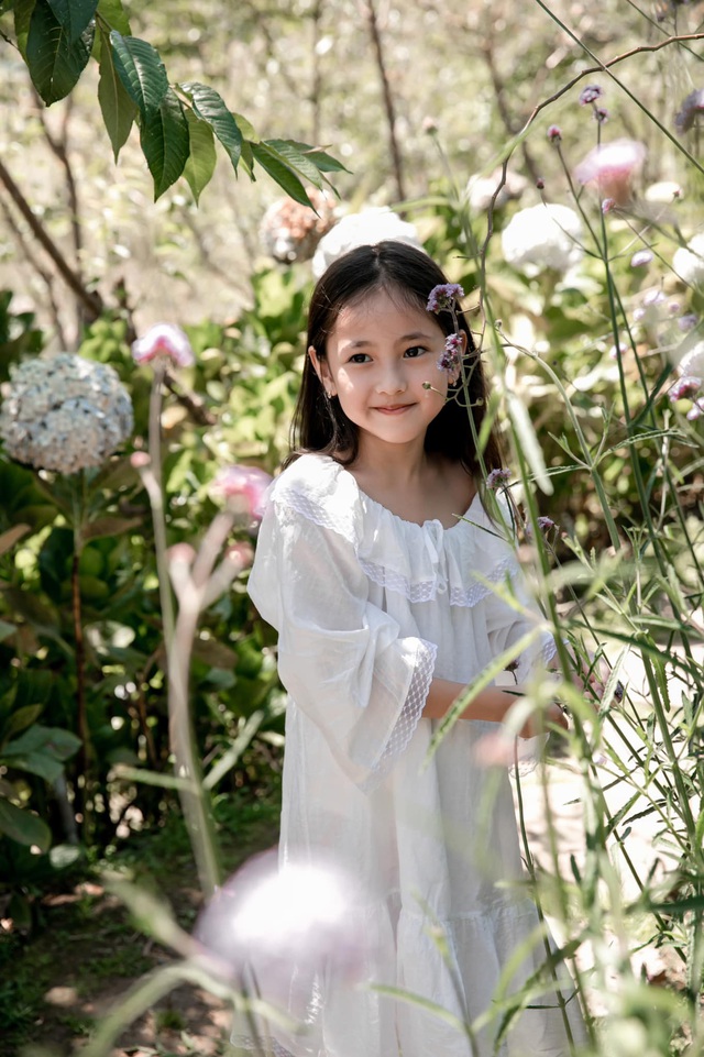 Con gái Hà Kiều Anh càng lớn càng xinh như thiên thần - Ảnh 3.