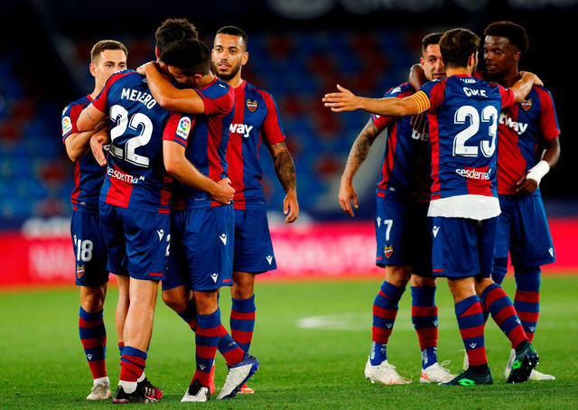 Hoà Levante, Barca hụt hơi trong cuộc đua vô địch La Liga với Real và Atletico - Ảnh 3.