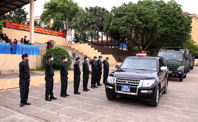 Gần 300 cán bộ, chiến sĩ cảnh sát cơ động hỗ trợ Bắc Giang chống dịch - Ảnh 7.