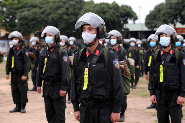 Gần 300 cán bộ, chiến sĩ cảnh sát cơ động hỗ trợ Bắc Giang chống dịch - Ảnh 2.