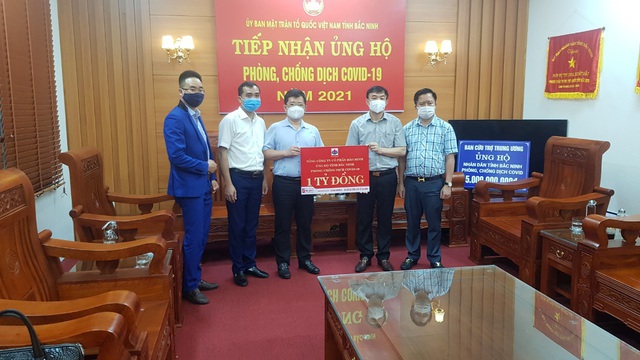 Ủng hộ 2 tỷ đồng cho Bắc Ninh và Bắc Giang để phòng chống dịch COVID-19 - Ảnh 1.