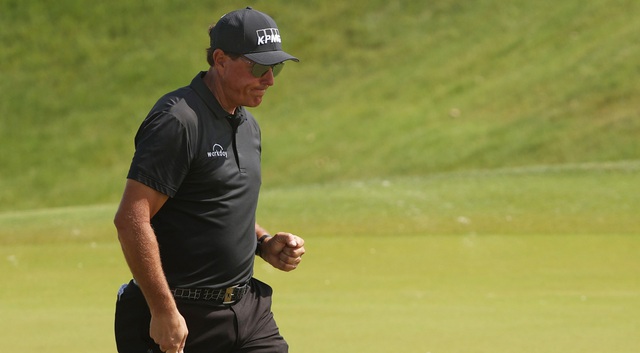 Phil Mickelson tiếp tục dẫn đầu sau vòng 3 PGA Championship - Ảnh 4.
