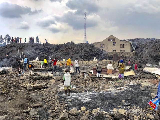 Núi lửa phun trào ở Congo khiến ít nhất 15 người thiệt mạng, hàng nghìn người mất nhà cửa - Ảnh 2.