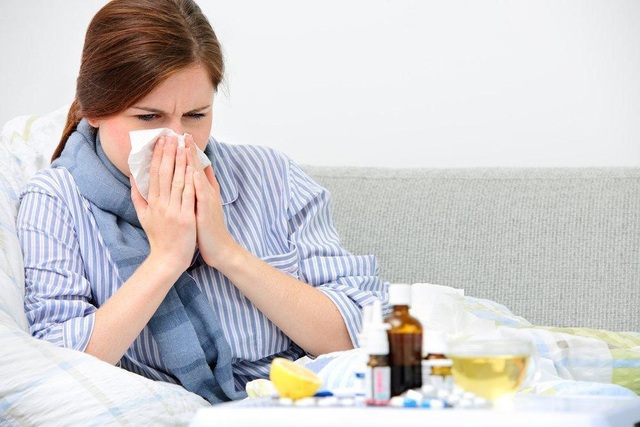 Vì sao người cao tuổi và người bệnh mạn tính cần tiêm phòng cúm mỗi năm? - Ảnh 1.