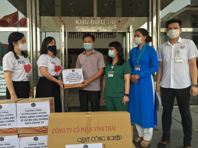 Quỹ Tấm lòng Việt - Đài THVN Phát động quyên góp ủng hộ đội ngũ cán bộ, y, bác sĩ tuyến đầu phòng chống dịch COVID-19 - Ảnh 2.