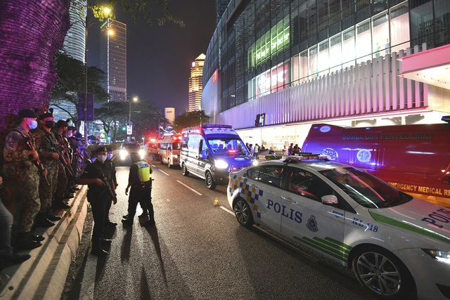 Trên 200 người bị thương trong vụ va chạm tàu cao tốc tại Malaysia - Ảnh 2.