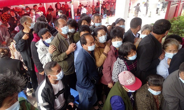 Trung Quốc đẩy nhanh tiến độ, tiêm 20 triệu liều vaccine mỗi ngày - Ảnh 1.