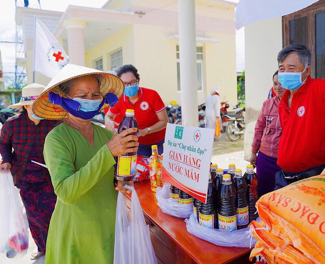 Trung ương Hội Chữ thập đỏ Việt Nam kêu gọi ủng hộ người dân bị ảnh hưởng bởi dịch Covid-19 - Ảnh 2.