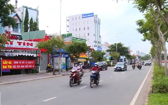Quán ăn, cà phê vỉa hè ở TP Hồ Chí Minh đồng loạt dừng bán tại chỗ - Ảnh 1.