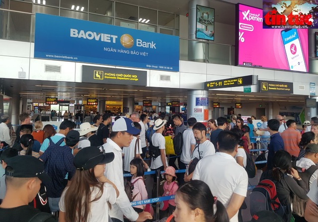 Sân bay Nội Bài vắng hoe trong đợt dịch COVID-19 lần 4 - Ảnh 6.