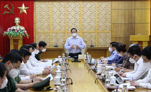 Chi viện lực lượng, tiêm vaccine, ứng dụng công nghệ trong phòng chống dịch ở Bắc Giang - Ảnh 1.