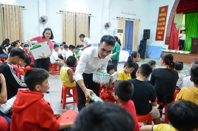 Quỹ sữa Vươn cao Việt Nam của Vinamilk khởi động năm 2021 với 31.000 ly sữa yêu thương từ cộng đồng - Ảnh 4.