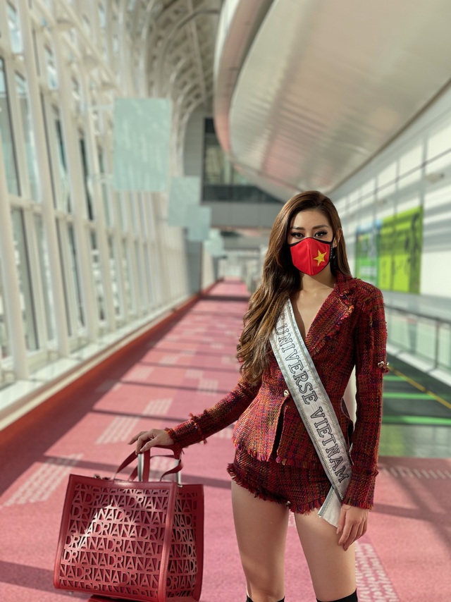 Hoa hậu Khánh Vân mang nguyên BST khẩu trang đến Miss Universe - Ảnh 3.