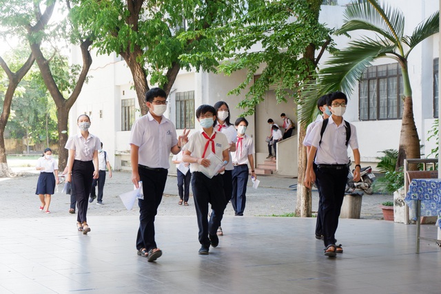 Kỳ thi vào lớp 10 năm 2021 ở Đà Nẵng diễn ra an toàn, nghiêm túc - Ảnh 1.