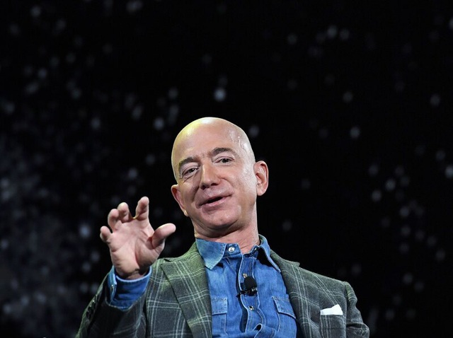 Hơn 40.000 người không muốn Jeff Bezos trở lại Trái đất - Ảnh 2.