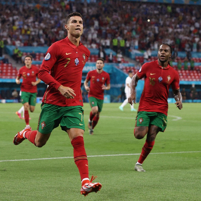 UEFA EURO 2020: Những kỷ lục đang chờ Ronaldo phá vỡ - Ảnh 1.