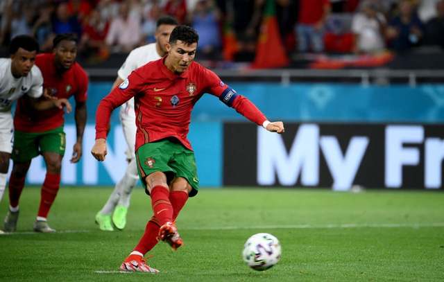 Ronaldo giành Vua phá lưới UEFA EURO 2020 - Ảnh 2.