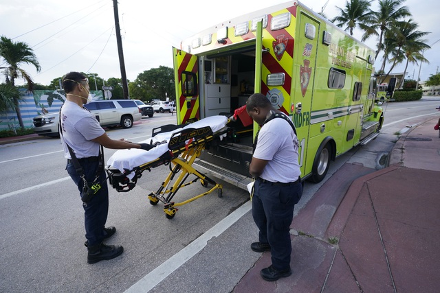Mỹ: Sập tòa nhà cao tầng ở Miami khiến 1 người thiệt mạng, khoảng 100 người mất tích - Ảnh 9.