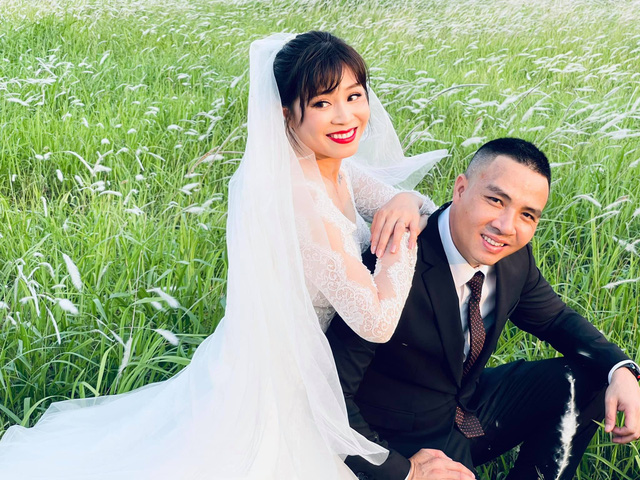 MC Hoàng Linh: Mỗi năm chồng chỉ cho chụp ảnh cưới một lần - Ảnh 1.