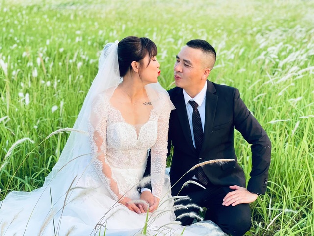 MC Hoàng Linh: Mỗi năm chồng chỉ cho chụp ảnh cưới một lần - Ảnh 2.