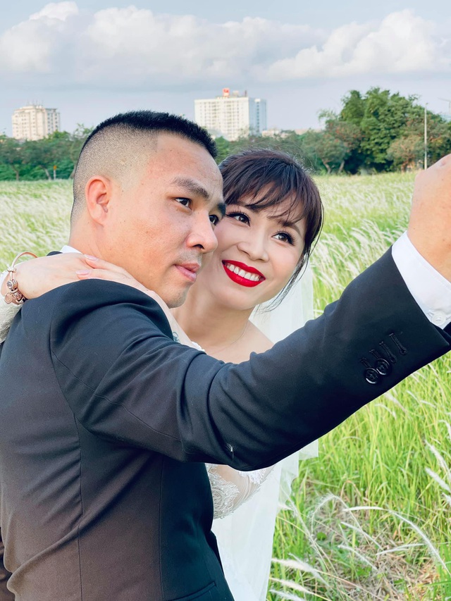 MC Hoàng Linh: Mỗi năm chồng chỉ cho chụp ảnh cưới một lần - Ảnh 12.