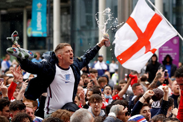 Người hâm mộ Anh sớm lên kế hoạch... ăn mừng vô địch EURO 2020 - Ảnh 1.