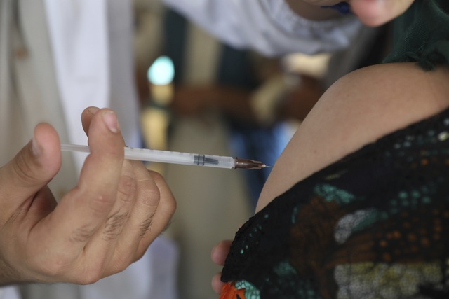 Hơn 99% số người tử vong do COVID-19 tại Mỹ chưa tiêm vaccine - Ảnh 1.