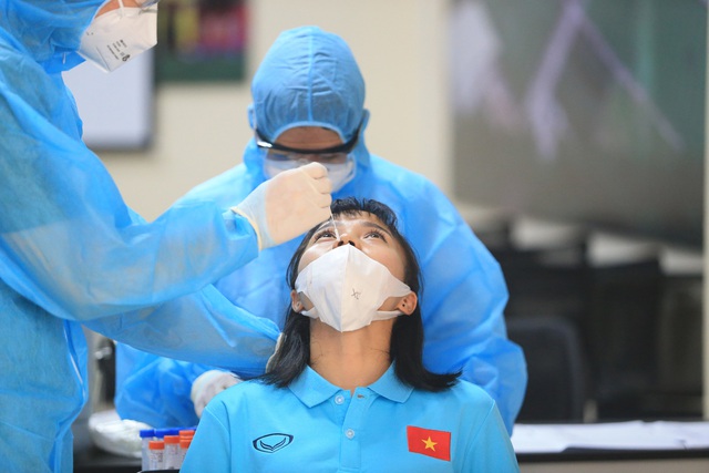 ĐT bóng đá nữ Việt Nam kiểm tra y tế theo quy định trong ngày đầu hội quân - Ảnh 9.