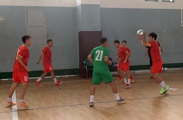 ĐT Futsal Việt Nam tập buổi đầu tiên tại Trung tâm HLTTQG TP.HCM - Ảnh 1.