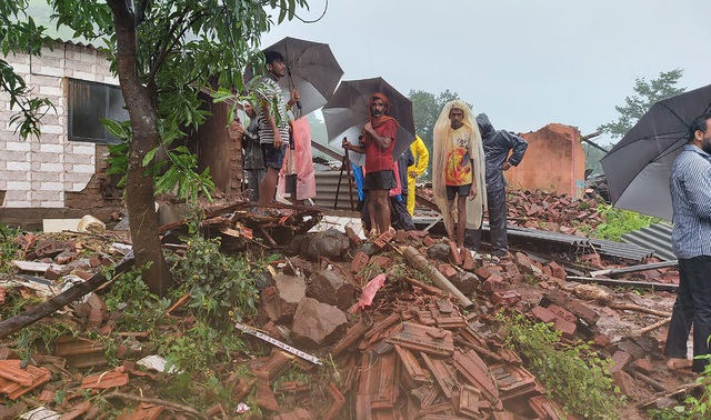 Lũ lụt, lở đất nghiêm trọng ở Ấn Độ khiến 129 người thiệt mạng - Ảnh 8.