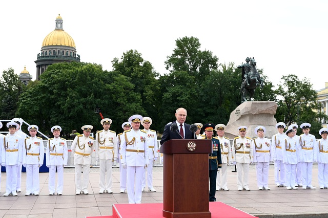 Nga long trọng tổ chức duyệt binh vinh danh Ngày Hải quân 2021 - Ảnh 2.