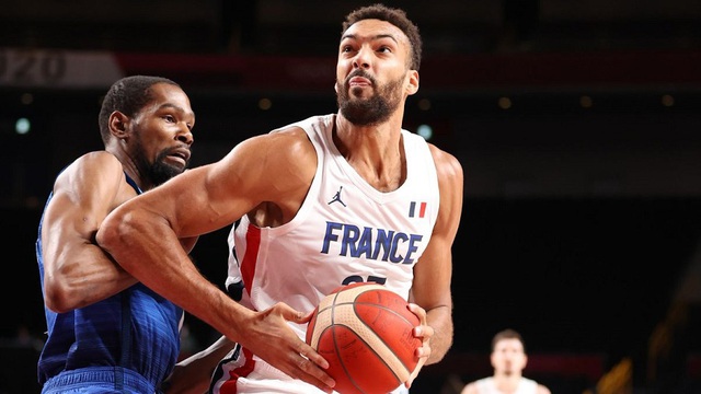 Olympic Tokyo | ĐT bóng rổ Mỹ nhận thất bại bất ngờ trước ĐT bóng rổ Pháp - Ảnh 1.