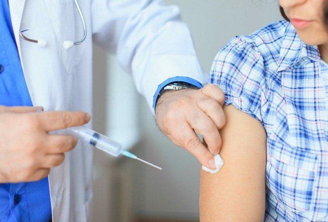 5 dấu hiệu nhiễm COVID-19 cần cảnh giác ngay cả khi đã tiêm vaccine - Ảnh 3.