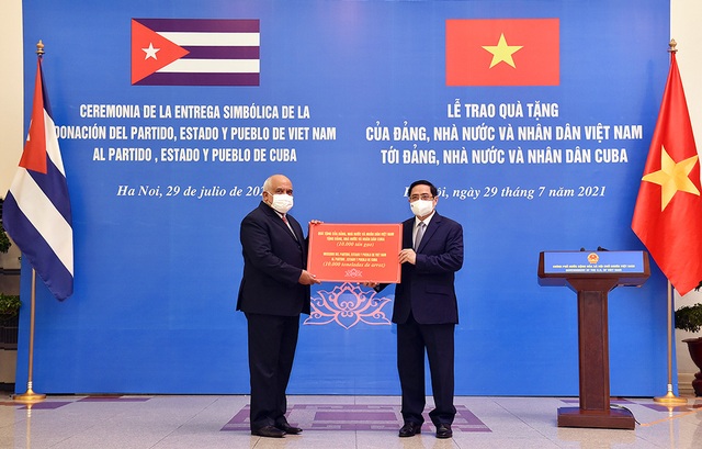 Thủ tướng Phạm Minh Chính tiếp Đại sứ Cuba, thúc đẩy hợp tác vaccine - Ảnh 1.