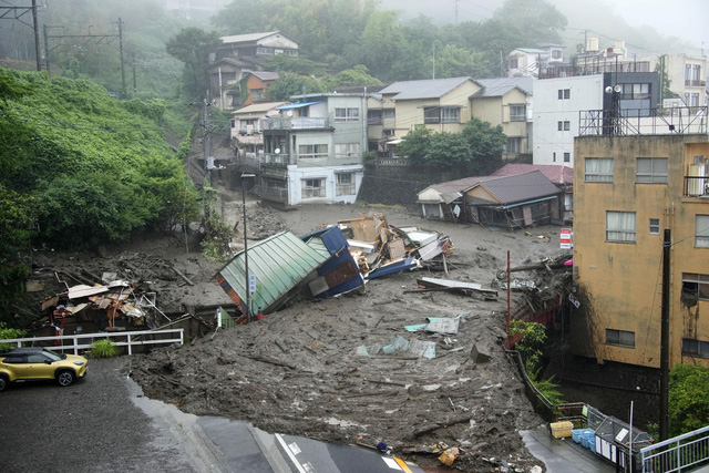Lở đất nghiêm trọng tại Nhật Bản: Ít nhất 2 người thiệt mạng, hàng chục người mất tích - Ảnh 6.