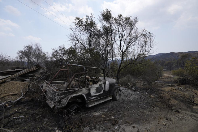 Cháy rừng nghiêm trọng nhất từ trước tới nay ở CH Cyprus, 4 người thiệt mạng - Ảnh 1.