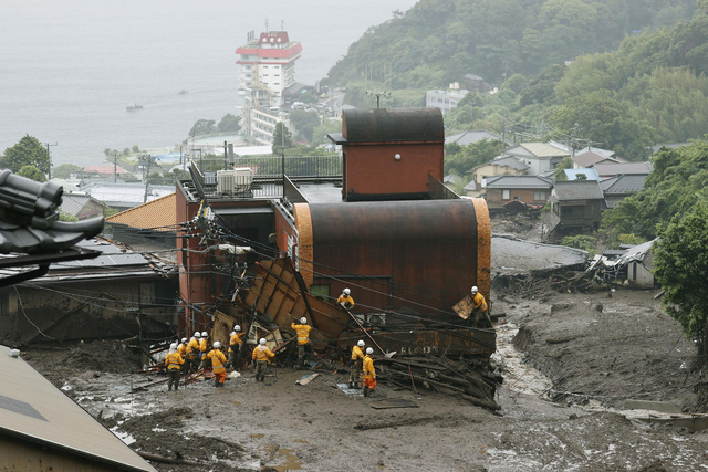 Lở đất nghiêm trọng ở Nhật Bản: Lực lượng cứu hộ chạy đua với thời gian tìm kiếm hơn 100 người mất tích - Ảnh 7.