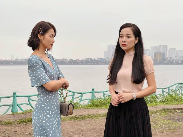 Hậu trường tình thân mến thân của mẹ kế Minh Hương và con chồng Khả Ngân khác xa trên phim - Ảnh 11.