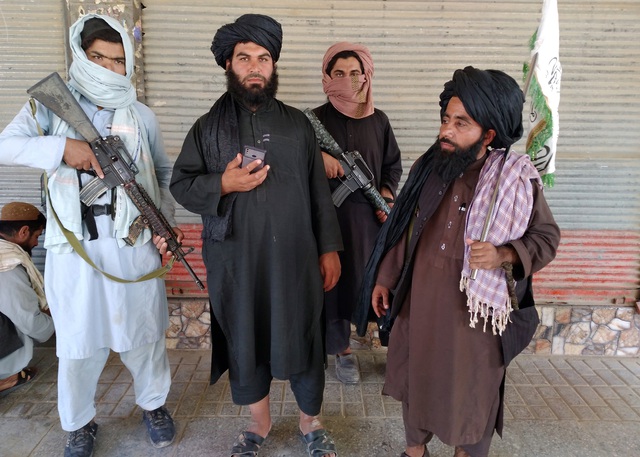 Taliban chiếm Mazar-i-Sharif, thành trì cuối cùng ở miền Bắc của Chính phủ Afghanistan - Ảnh 1.