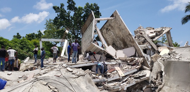 Động đất tại Haiti: Số nạn nhân thiệt mạng tăng lên hơn 300, hơn 1.800 người bị thương và mất tích - Ảnh 1.