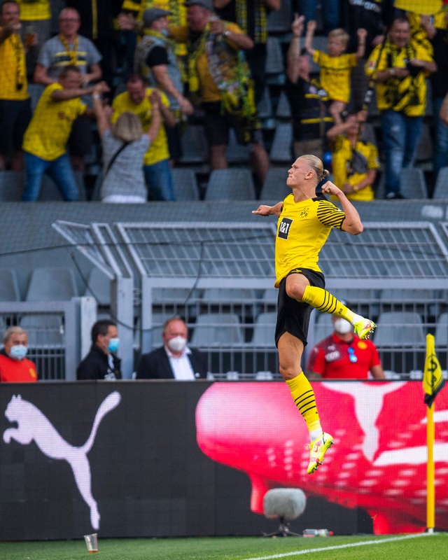 Dortmund 5-2 Frankfurt: Haaland góp công vào 5 bàn thắng - Ảnh 2.