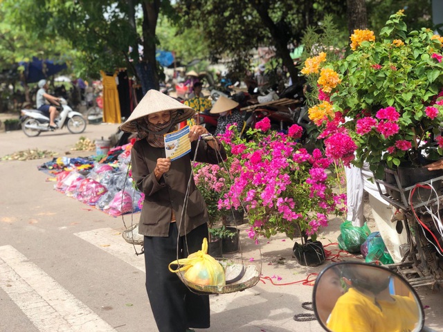Nhiều lao động tự do ở Hà Nội chưa nhận được hỗ trợ - Ảnh 1.