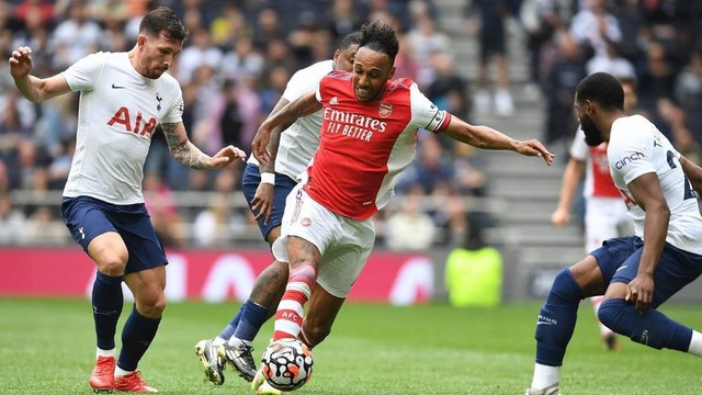Arsenal công bố lý do Auba - Laca đột nhiên vắng mặt - Ảnh 1.