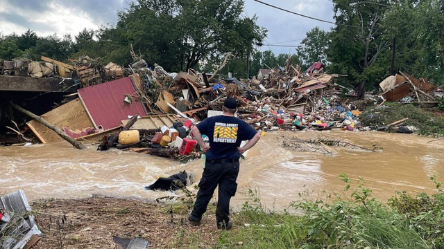 Ít nhất 21 người thiệt mạng, 50 người mất tích trong trận lũ lụt nghiêm trọng ở Tennessee - Ảnh 5.