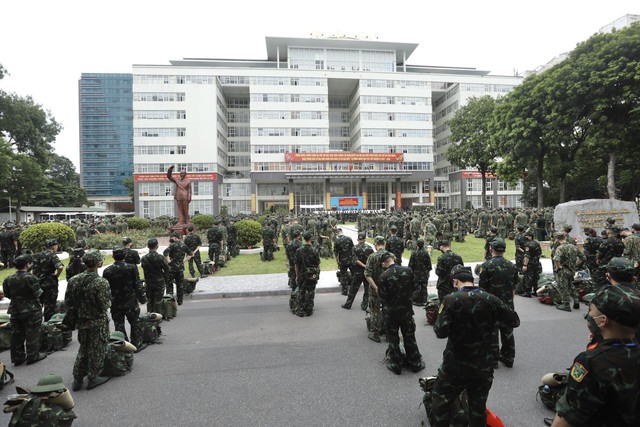 Học viện Quân y xuất quân hỗ trợ TP Hồ Chí Minh và các tỉnh phía Nam chống dịch COVID-19 - Ảnh 1.