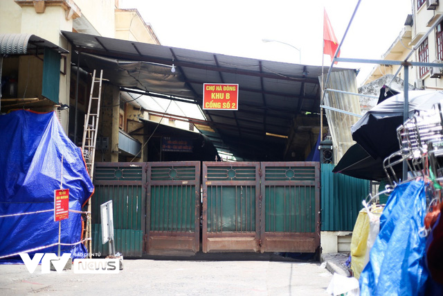 Hà Nội tạm đóng cửa chợ Hà Đông vì liên quan đến ca mắc COVID-19 - Ảnh 4.