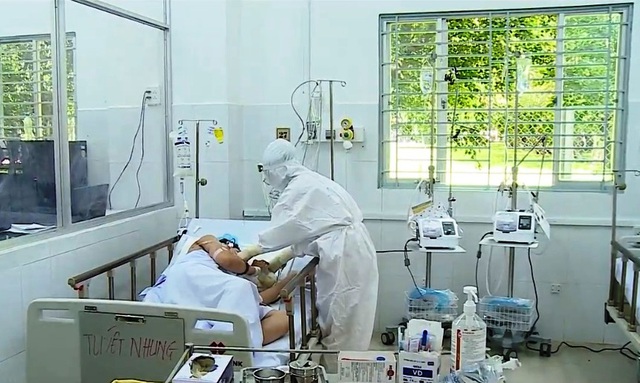 Nỗ lực cứu chữa bệnh nhân COVID-19 nặng ở Đồng bằng sông Cửu Long - Ảnh 3.