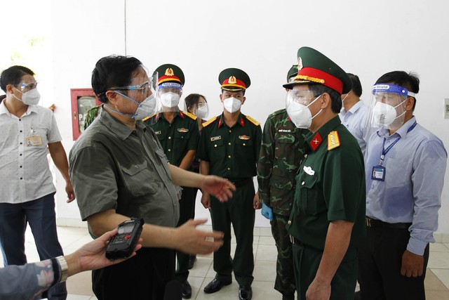Thủ tướng kiểm tra công tác phòng chống dịch ở TP Hồ Chí Minh: Tranh thủ thời gian vàng để kiểm soát dịch bệnh nhanh nhất - Ảnh 1.