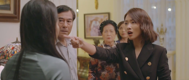 Hậu trường tình thân mến thân của mẹ kế Minh Hương và con chồng Khả Ngân khác xa trên phim - Ảnh 8.