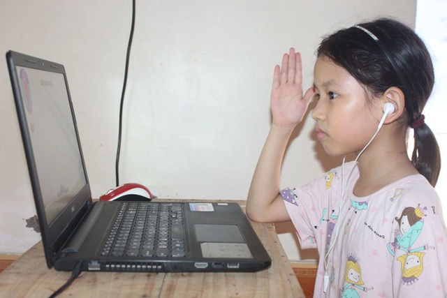 Dạy trực tuyến cho lớp 1 ưu tiên tối đa 2 môn Toán và Tiếng Việt - Ảnh 1.